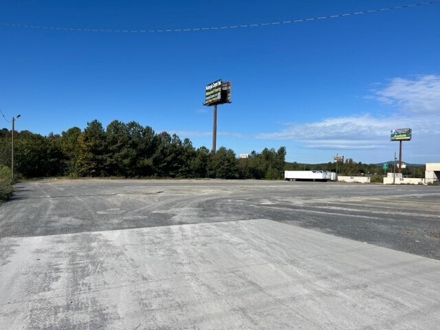 More Photos Of 212 Robinson Rd NW, Calhoun Truck Terminal For Lease