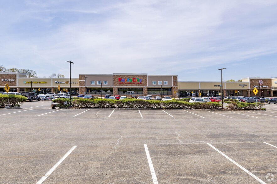More Photos Of 1595-1659 Rt 23 S, Wayne Unknown For Lease