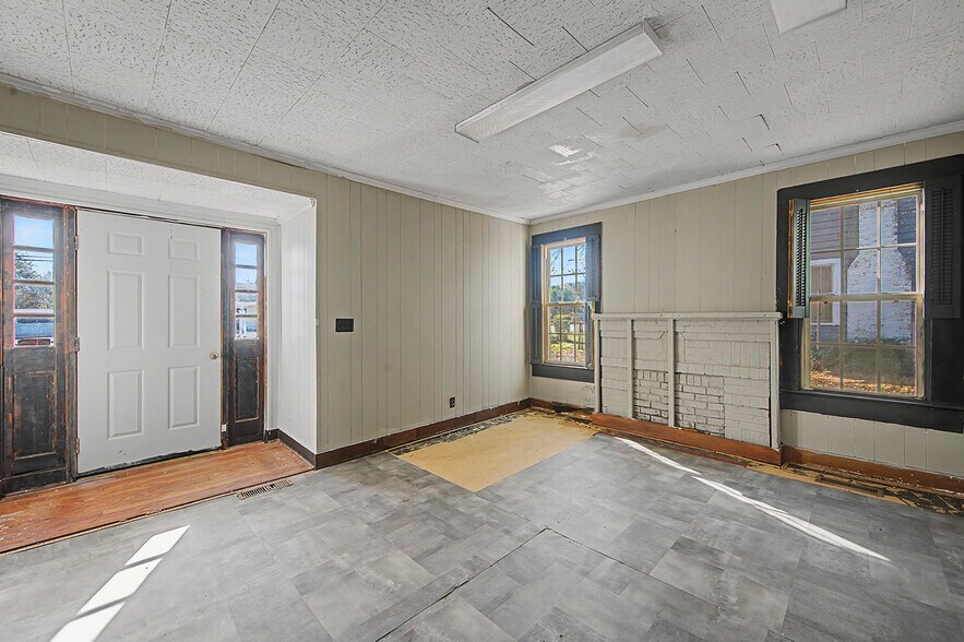 More Photos Of 12837 Magnolia St, Blakely Office For Sale