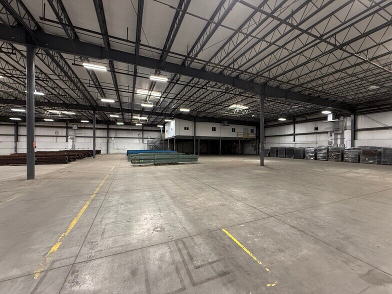 More Photos Of 111 Braley Rd, East Freetown Warehouse For Lease
