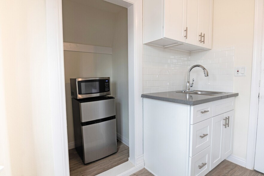 More Photos Of 1732 N Wilton Pl, Los Angeles Apartments For Sale