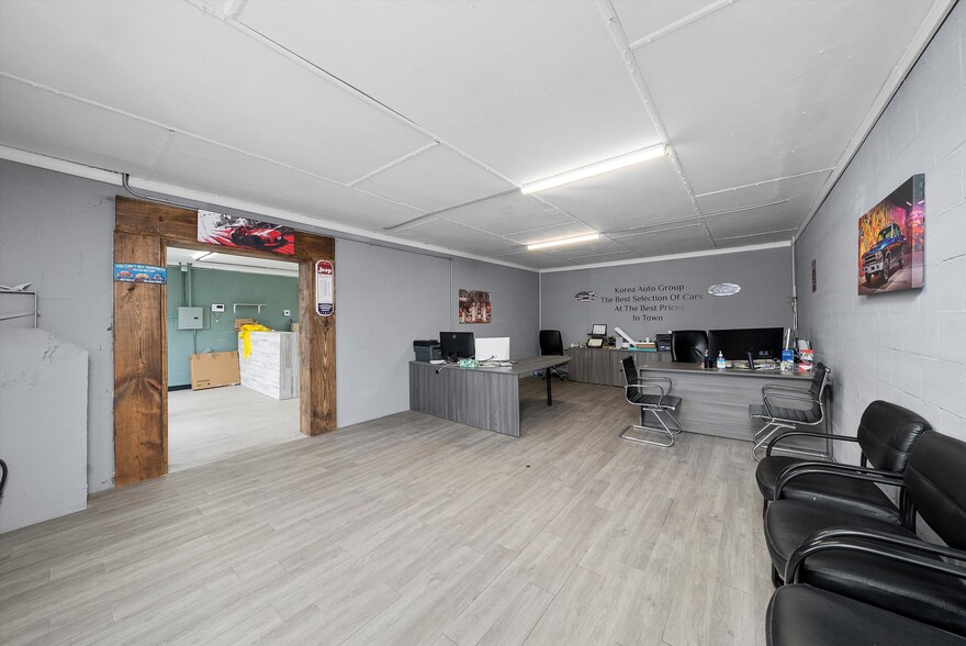 More Photos Of 1610 S Chicago St, Joliet Auto Dealership For Sale