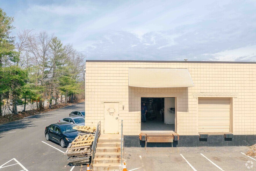 More Photos Of 34 Linnell Cir, Billerica Light Manufacturing For Lease