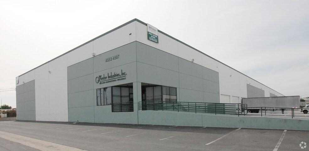 More Photos Of 4559-4587 Maywood Ave, Vernon Warehouse For Lease