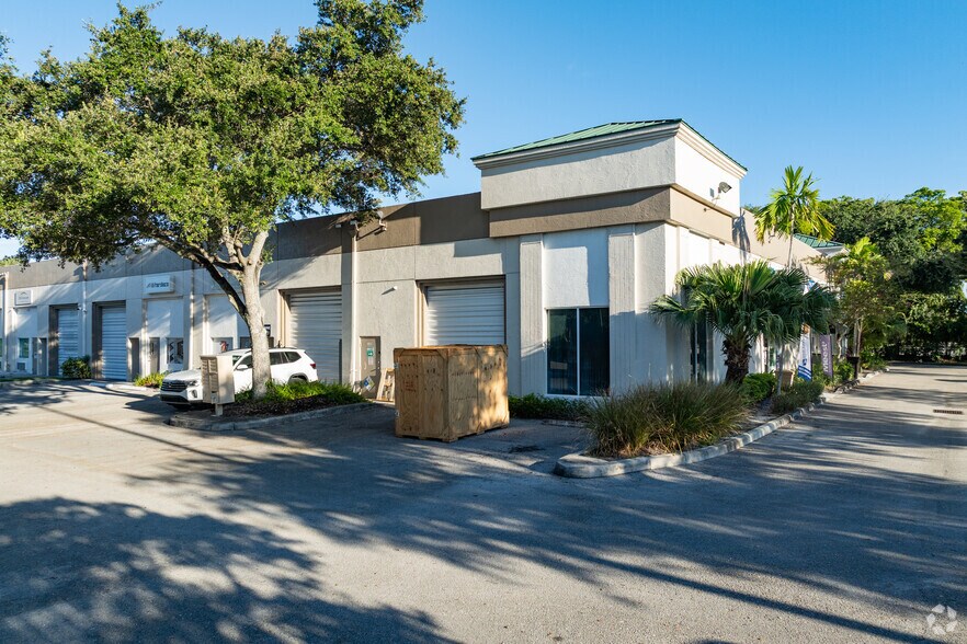 More Photos Of 2050 N Andrews Ave, Pompano Beach Warehouse For Lease