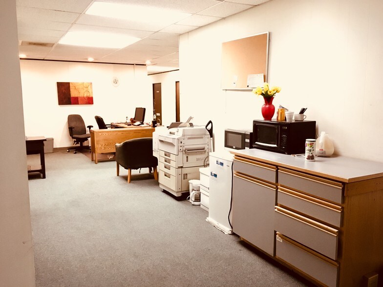 More Photos Of 14042 NE 8th St, Bellevue Medical For Lease