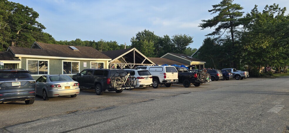 More Photos Of 150 Shore Dr, Bristol Restaurant For Sale