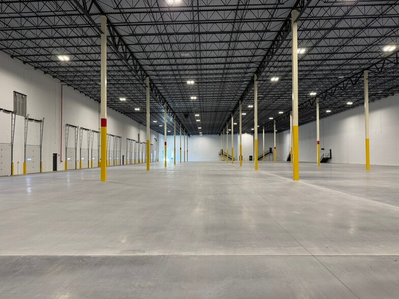 More Photos Of 250 Marginal St, Chelsea Warehouse For Lease