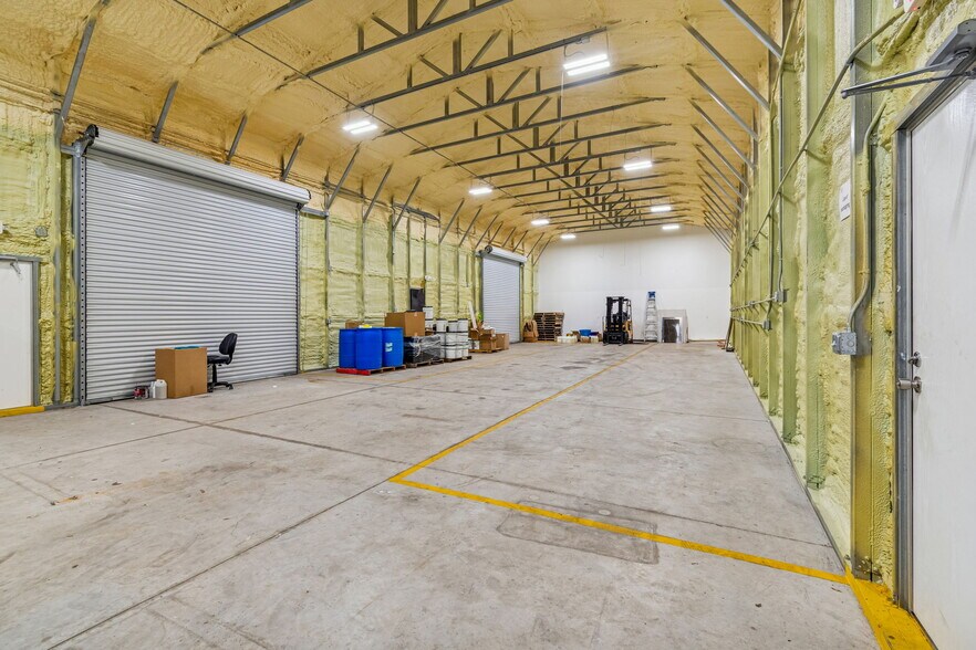 More Photos Of 2820 N 34th St, Tampa Warehouse For Lease