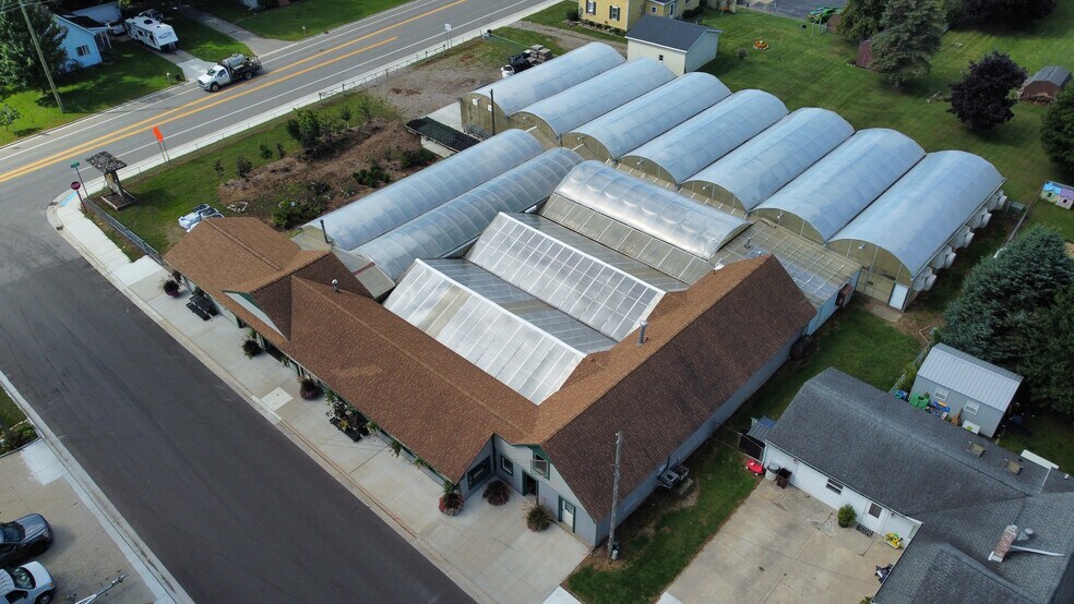 More Photos Of 180 Davis St, Croswell Garden Center For Sale