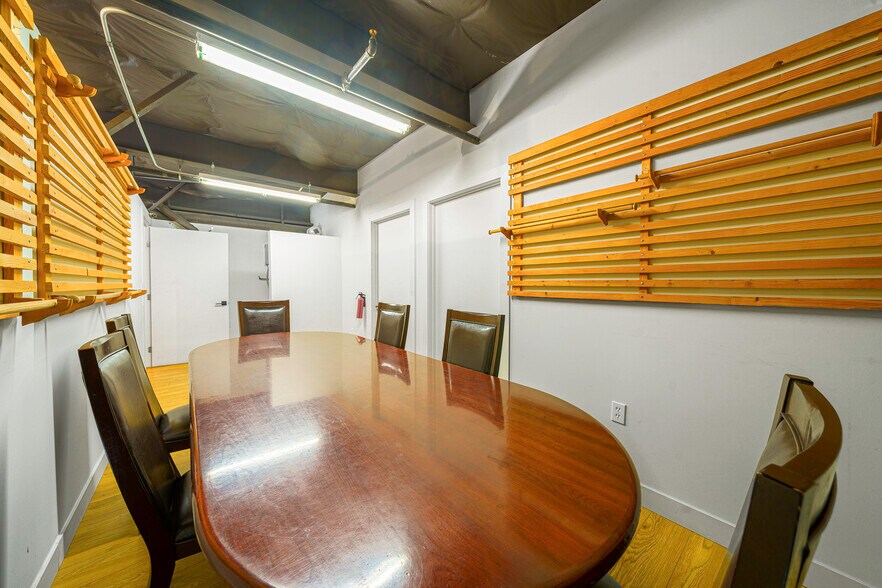 More Photos Of 921 Crocker St, Los Angeles Storefront Retail Office For Sale