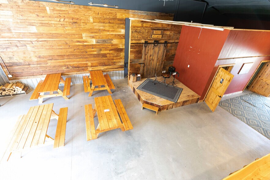 More Photos Of 125 & 139 Hannon Ln, Darby Restaurant For Sale