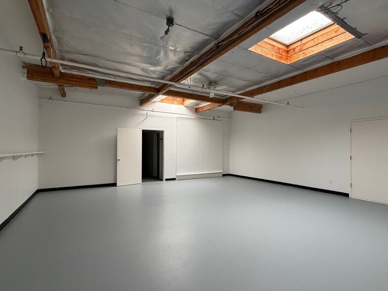 Primary Photo Of 74 Digital Dr, Novato Warehouse For Sale