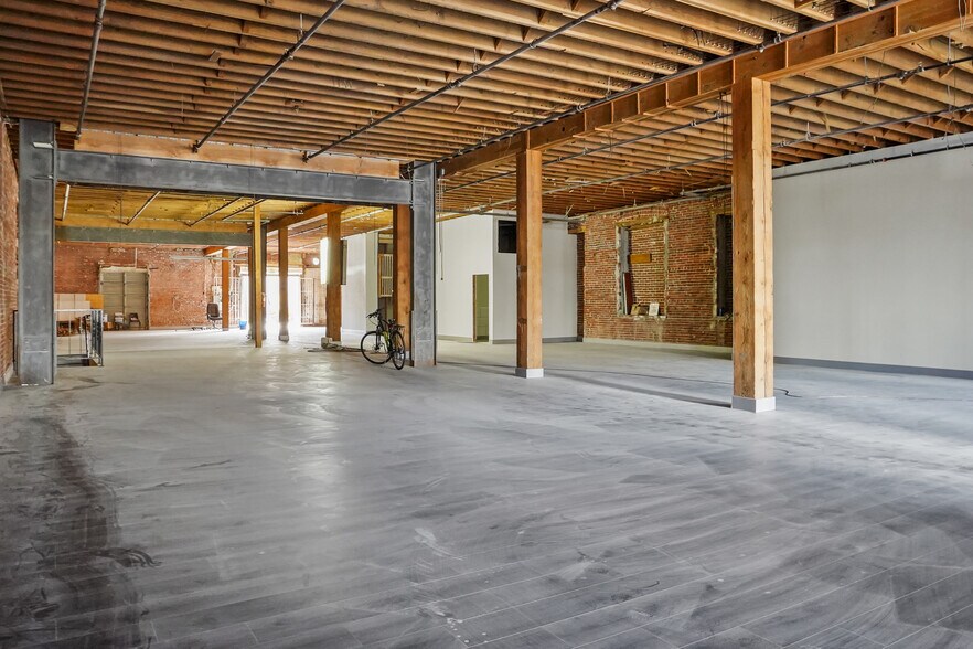 More Photos Of 3310 S Main St, Los Angeles Warehouse For Lease