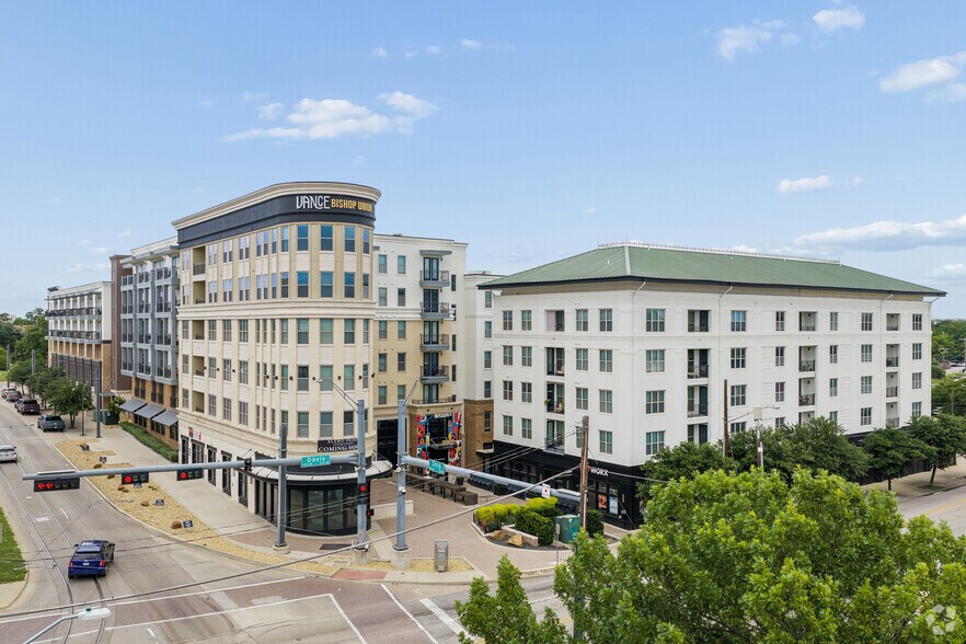 Primary Photo Of 101-111 W Davis St, Dallas Apartments For Lease