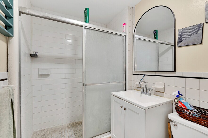 More Photos Of 4507 Bergenline Ave, Union City Storefront Retail Residential For Sale