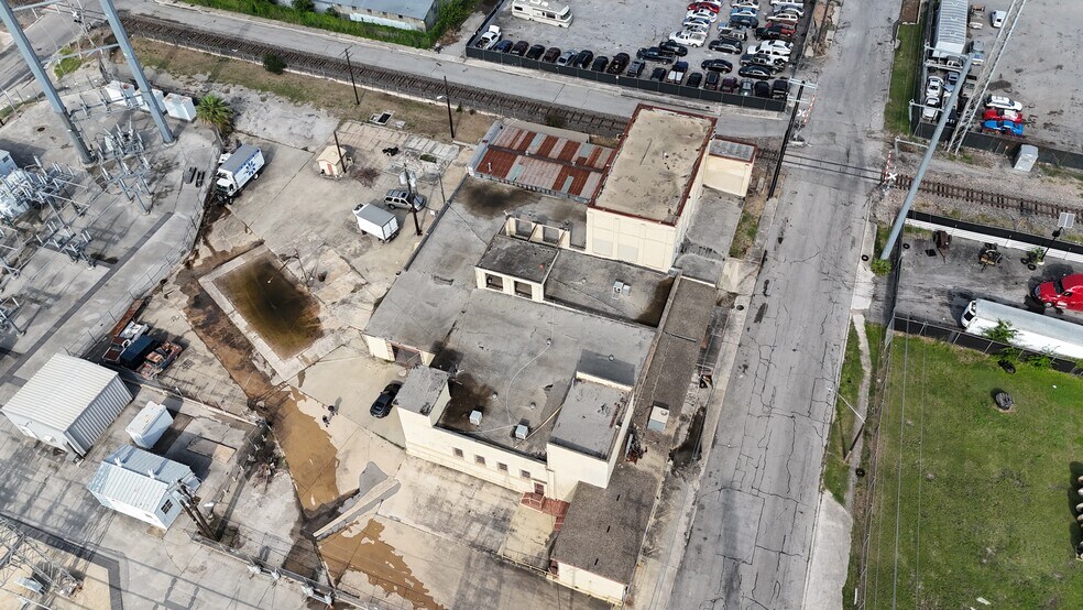 More Photos Of 226-232 Rivas St, San Antonio Manufacturing For Sale