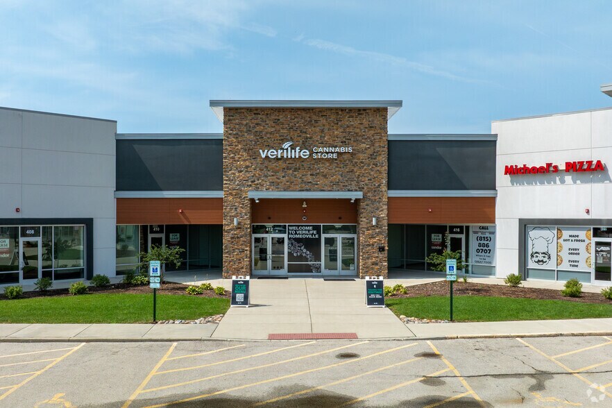 More Photos Of 402-440 N Weber Rd, Romeoville Freestanding For Sale