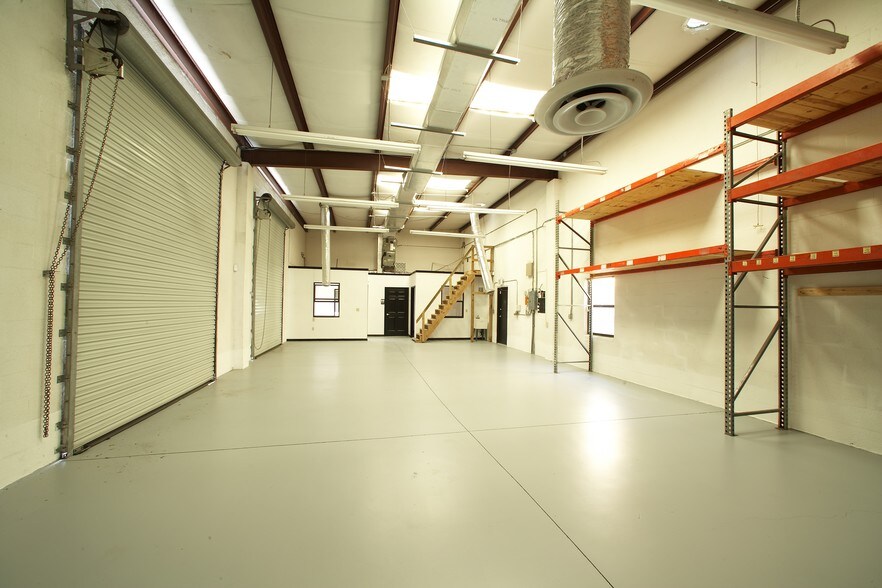 More Photos Of 3335-3353 118th Ave N, Saint Petersburg Unknown For Lease