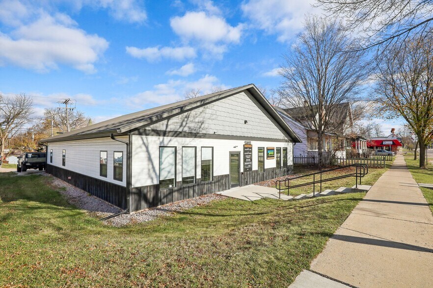 More Photos Of 613 Broadway, Wisconsin Dells Loft Creative Space For Sale