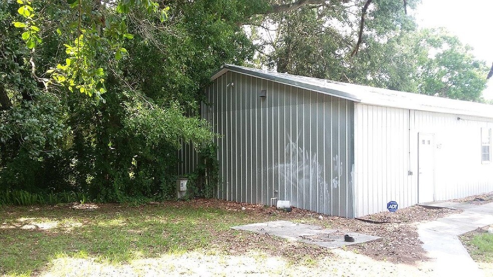 More Photos Of 1401 SW Martin Luther King Jr St, Arcadia General Retail For Lease