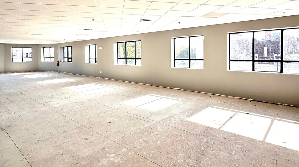 More Photos Of 975-977 Saratoga St, Boston Storefront Retail Office For Lease