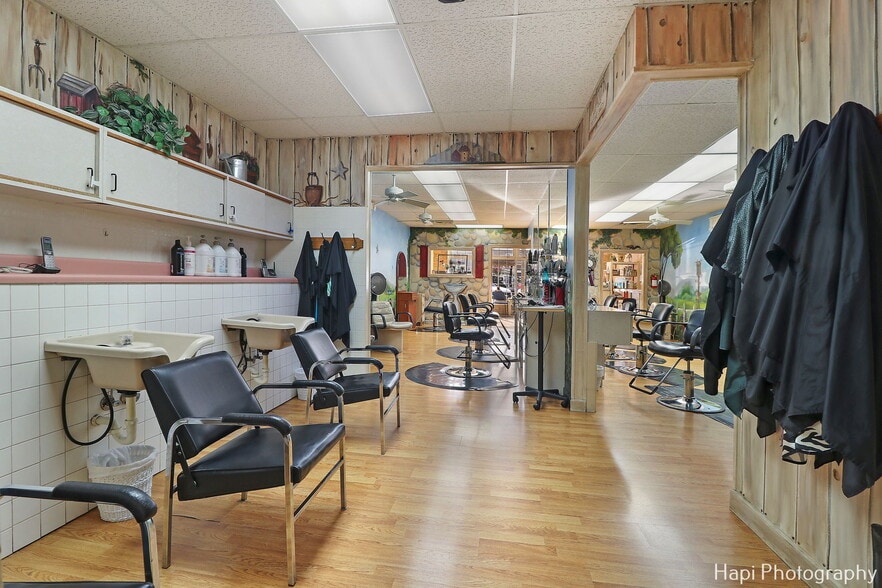 More Photos Of 132 Center St, Grayslake Storefront For Sale