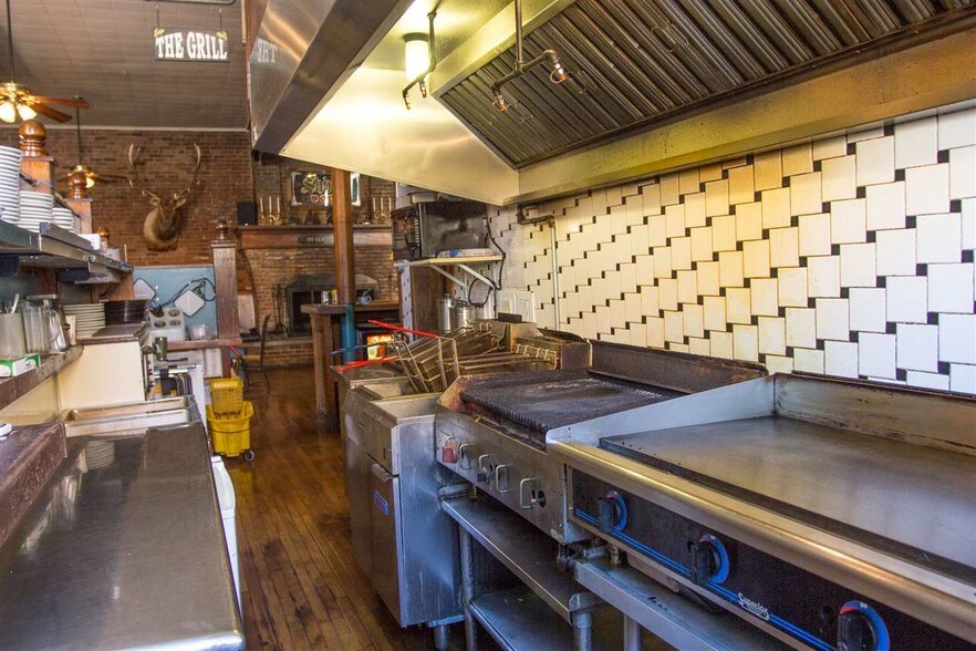More Photos Of 305 W Main St, Lead Restaurant For Sale