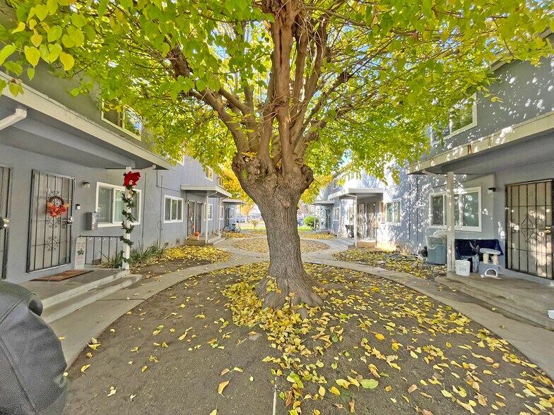 More Photos Of 6221-6225 39th St, Sacramento Apartments For Sale