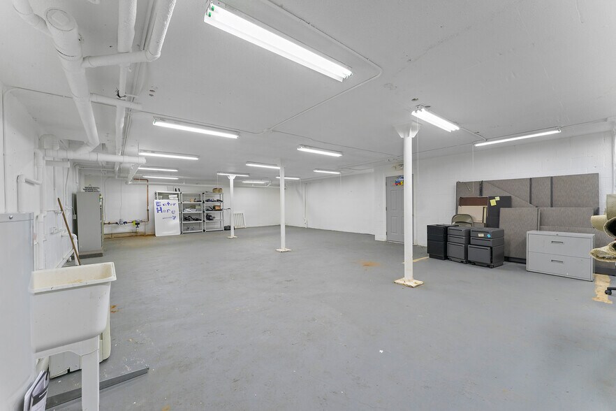 More Photos Of 4241 Kirk Rd, Austintown Office For Sale