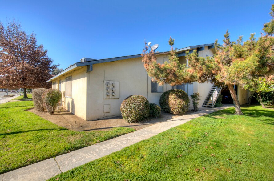 More Photos Of 571 W Ashlan Ave, Clovis Apartments For Sale