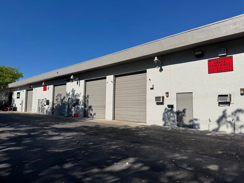Primary Photo Of 2261-2299 NE 164th St, Aventura Warehouse For Lease