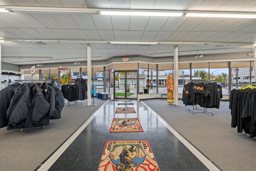 More Photos Of 4711 State Rd, Cleveland Storefront For Sale