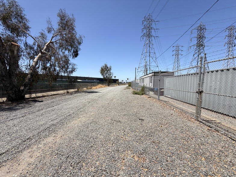 More Photos Of 1543 N Tustin Ave, Orange Land For Lease