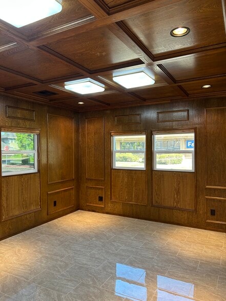 More Photos Of 1818 Grand Canal Blvd, Stockton Office For Lease