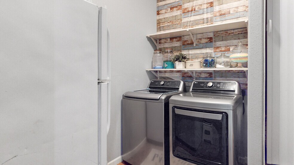 More Photos Of 28711 Robinson Rd, Conroe Industrial For Sale