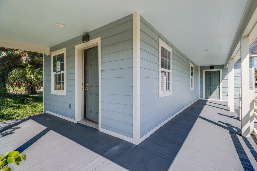 More Photos Of 228 E Railroad St, Long Beach Freestanding For Sale