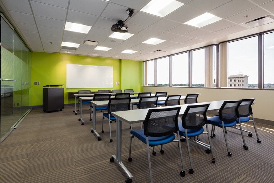 More Photos Of 200 E Main St, Fort Wayne Office For Lease