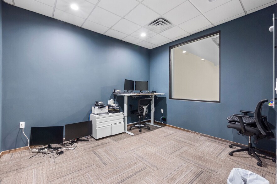 More Photos Of 1315 Rayford Park Rd, Spring Loft Creative Space For Lease