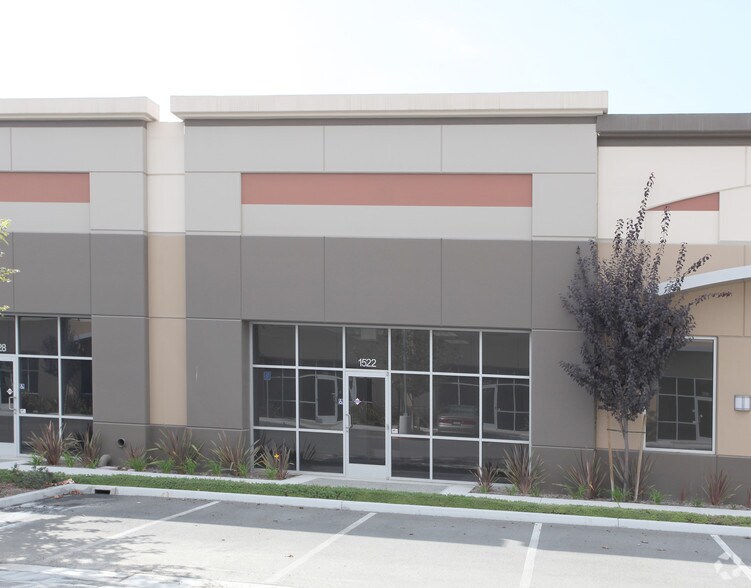More Photos Of 1516 Santiago Ridge Way, San Diego Warehouse For Lease