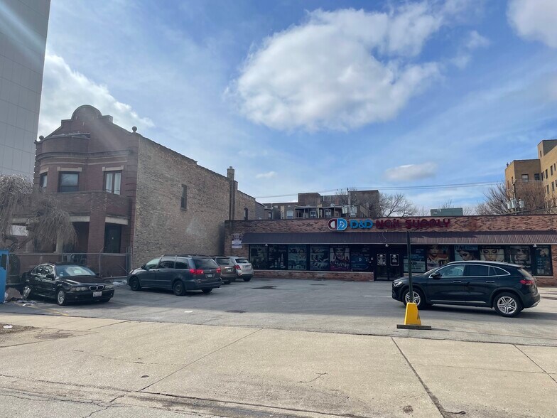More Photos Of 4936 N Sheridan Rd, Chicago Storefront For Sale