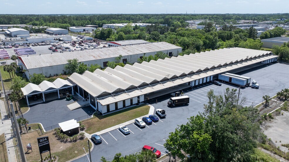 Primary Photo Of 924 N Lane Ave, Jacksonville Warehouse For Sale