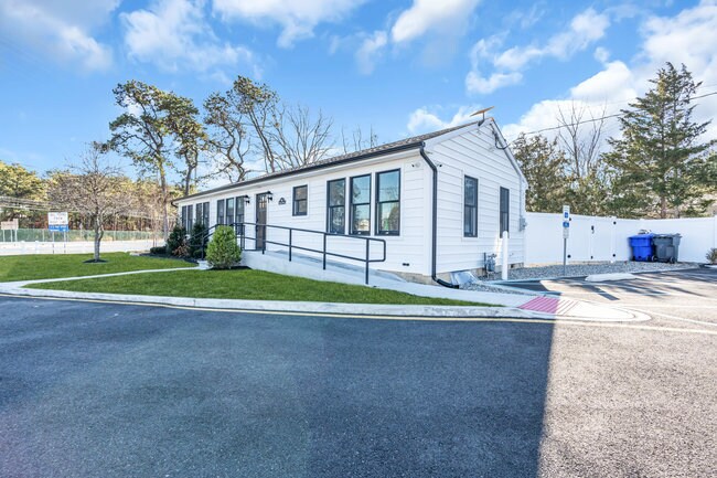 More Photos Of 184 Chambersbridge Rd, Brick Medical For Sale