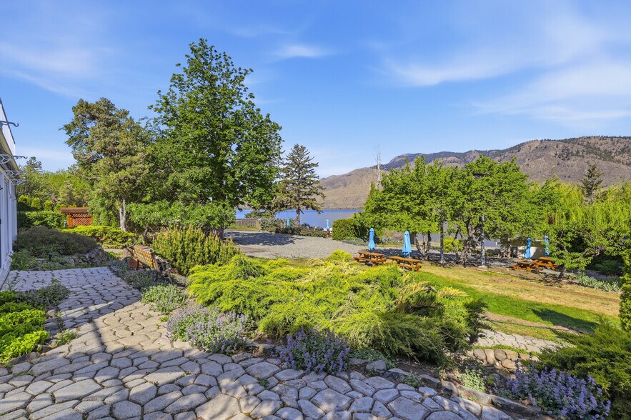 More Photos Of 7001 Savona Access Rd, Thompson-Nicola Hotel For Sale