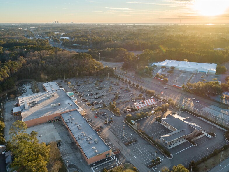 More Photos Of 7749-7755 Normandy Blvd, Jacksonville Unknown For Lease