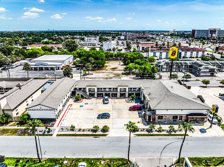 More Photos Of 1505 S 9th St, McAllen Hotel For Sale