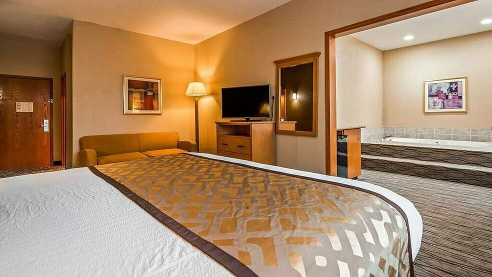More Photos Of 106 Holiday Ln, Locust Grove Hotel For Sale