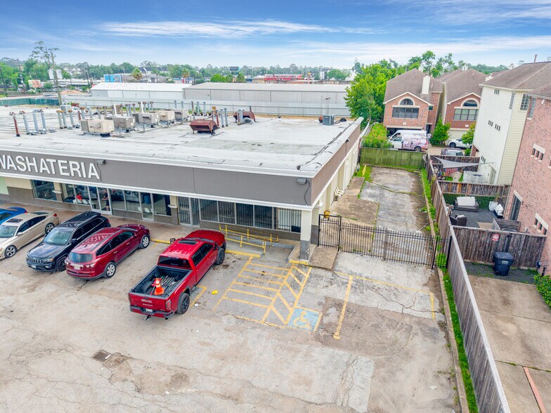 More Photos Of 4424 N Shepherd Dr, Houston Storefront For Lease