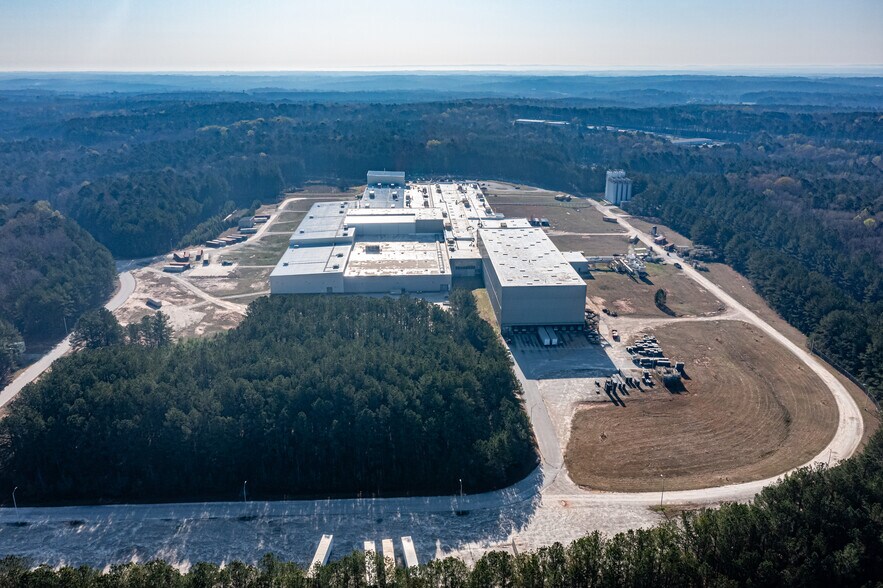 More Photos Of 411 Pegasus Pky, Lagrange Manufacturing For Lease