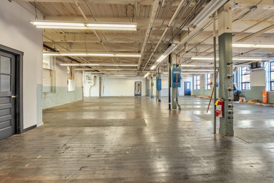 More Photos Of 100 Prescott St, Worcester Warehouse For Lease